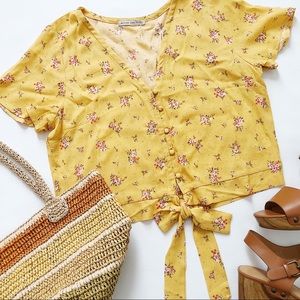 NWT Floral Tie Front Top